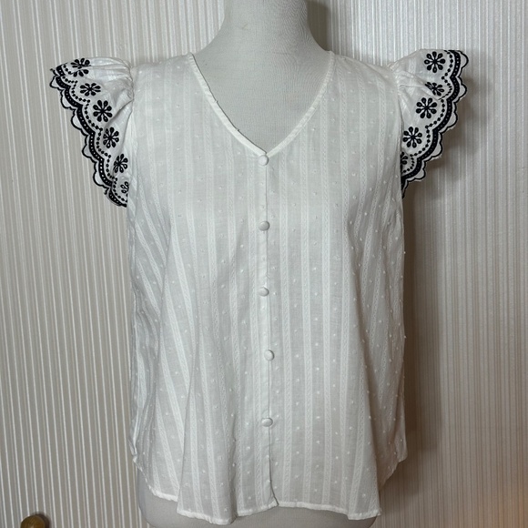 clip dot vneck with contrast embroidery ruffle sleeve - Picture 3 of 6